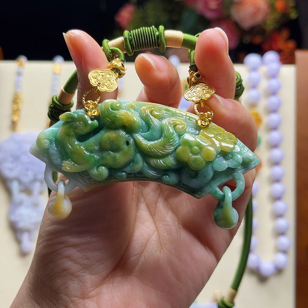 翡翠颈饰未镶嵌天然翡翠