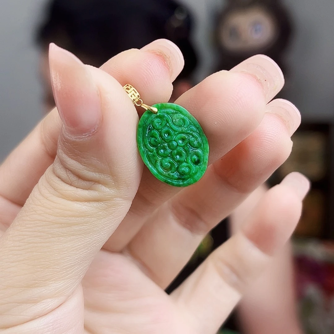 翡翠18K金镶嵌颈饰多样性