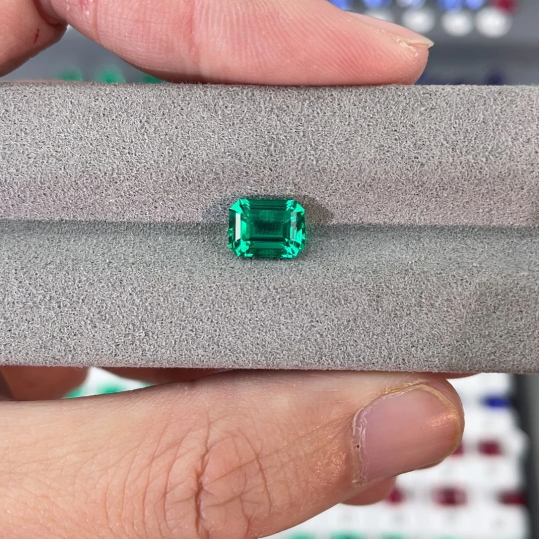 合成（培育） 祖母绿裸石未镶嵌J****o