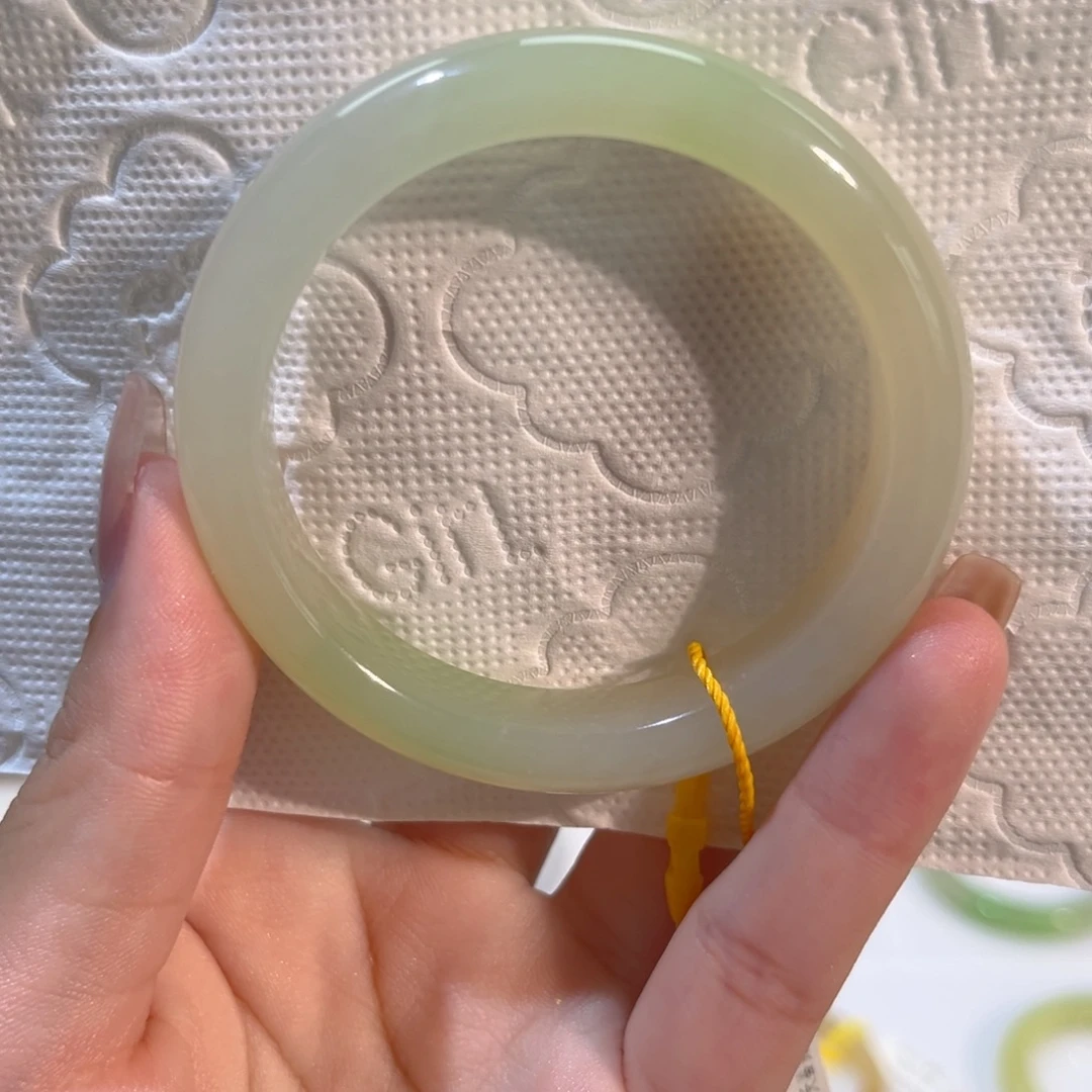 未镶嵌手镯和田玉冰翠