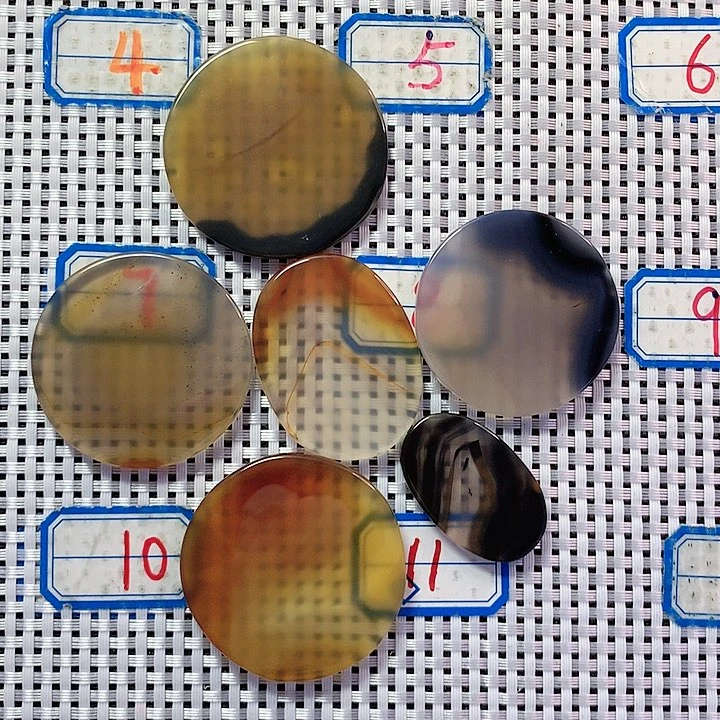 玛瑙/玉髓吊坠未镶嵌什**么