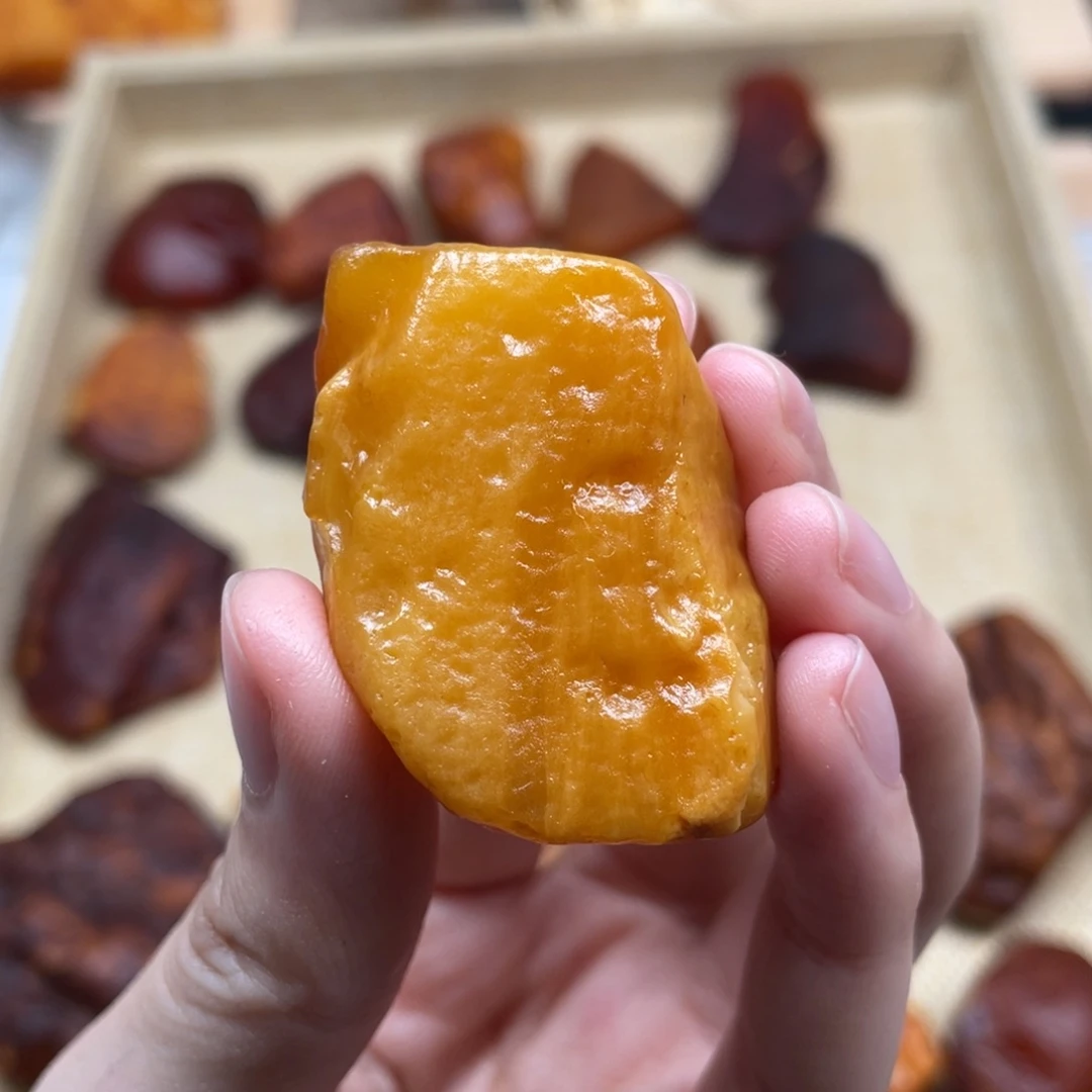 琥珀未镶嵌珠宝奇石