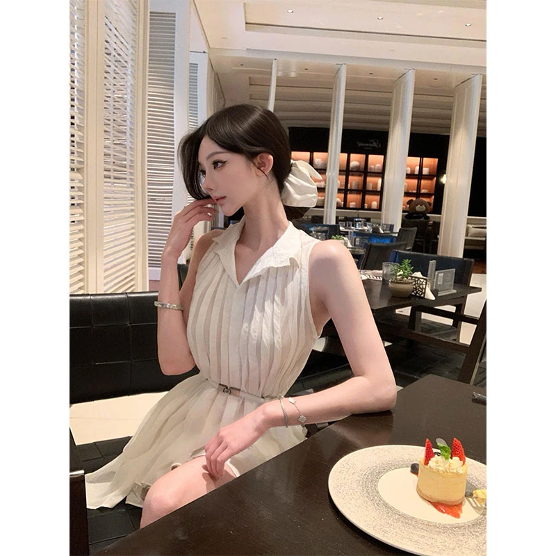 2025夏季新款ins法式复古御姐范翻领无袖背心裙压褶收腰连衣裙女