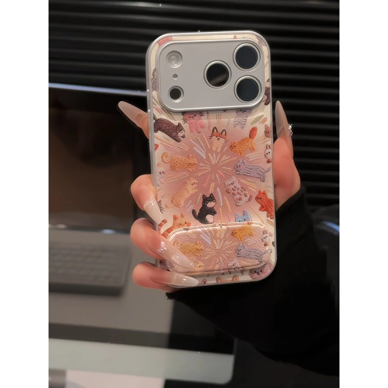 刺绣小猫适用苹果17p手机壳16pm华为p70金属皮纹简约防摔小米17女