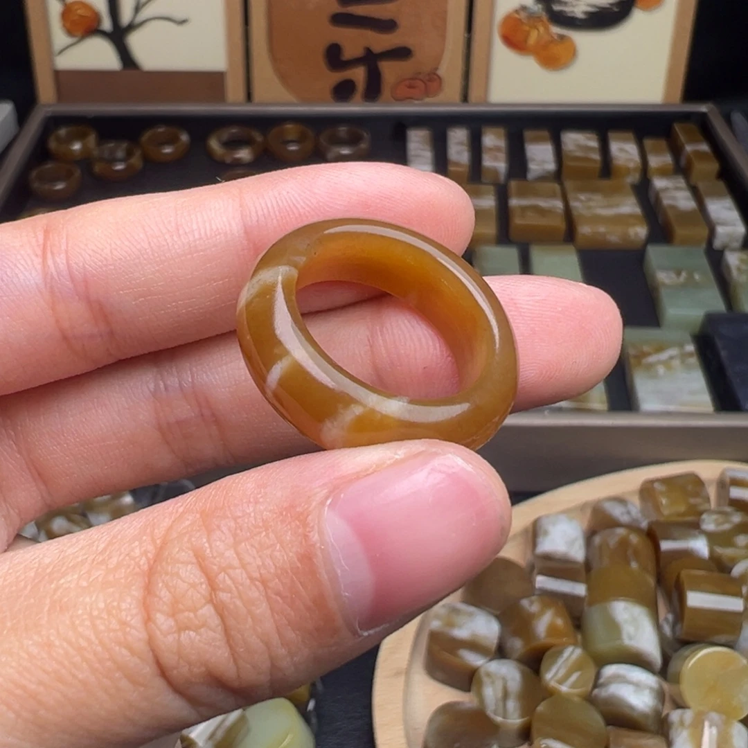 美***处和田玉（糖玉）未镶嵌珠宝奇石