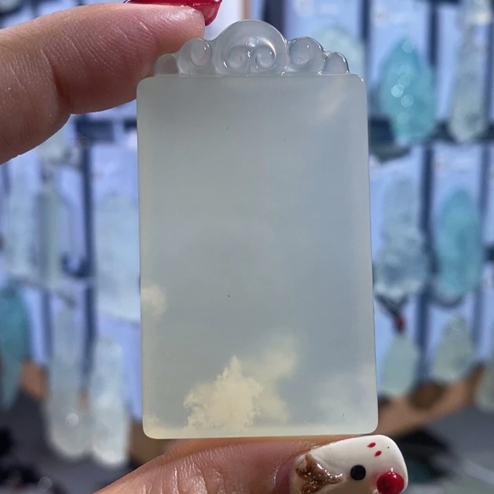 岫玉未镶嵌颈饰吊坠