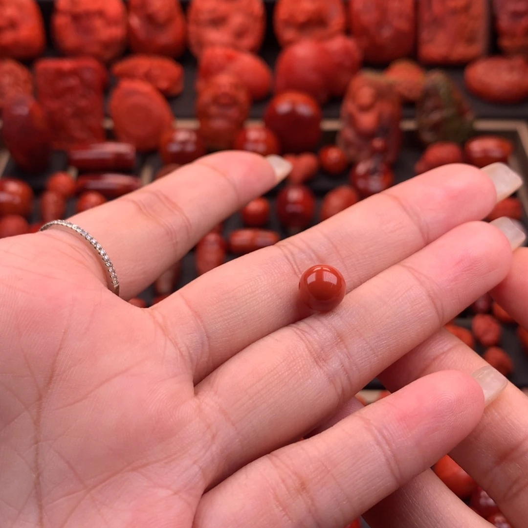 南红玛瑙南红川料原矿圆珠8.4mm未镶嵌火*山