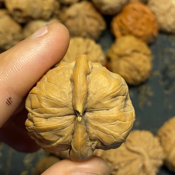 文玩核桃吊坠?****?文玩核桃异形单只