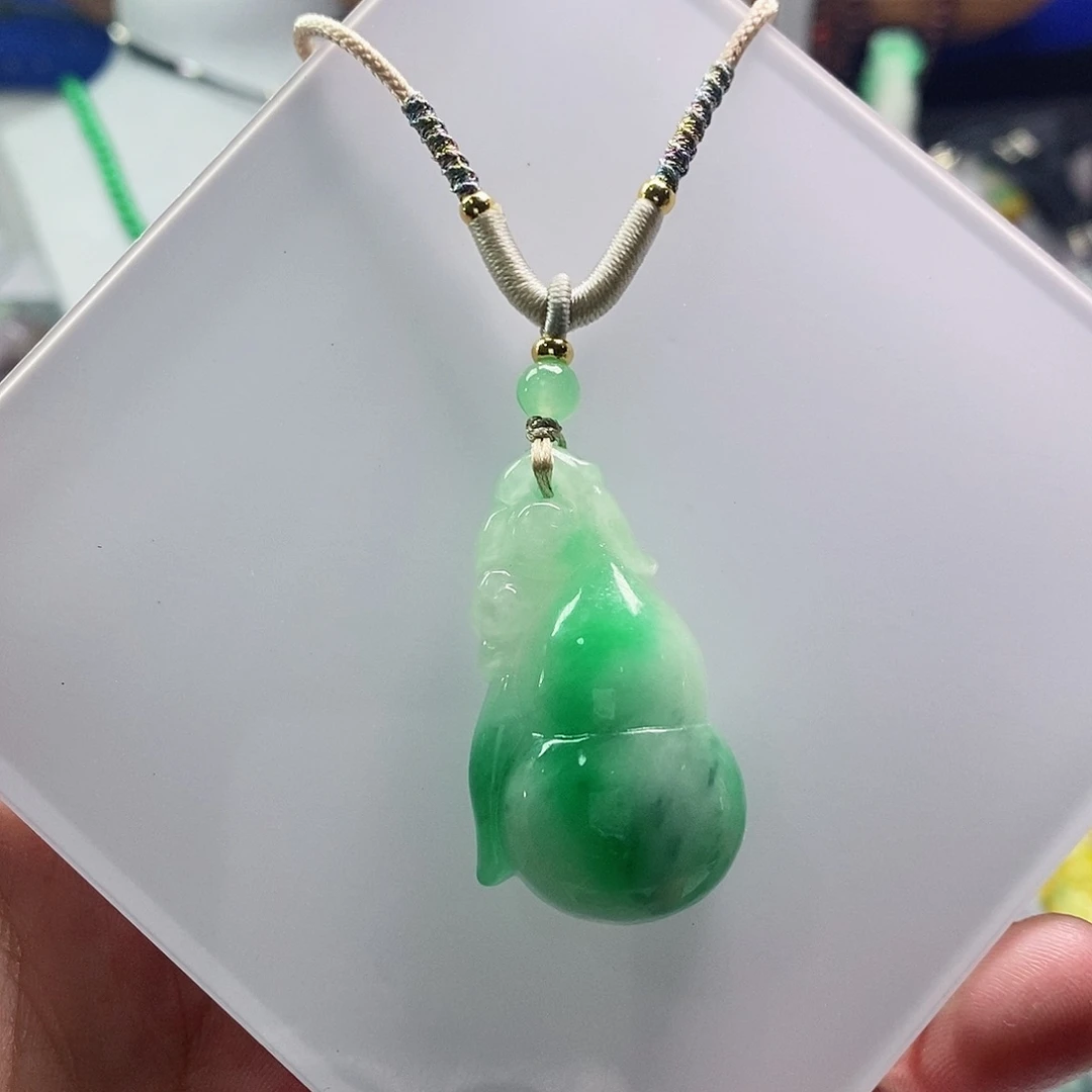 翡翠未镶嵌颈饰（赠链）