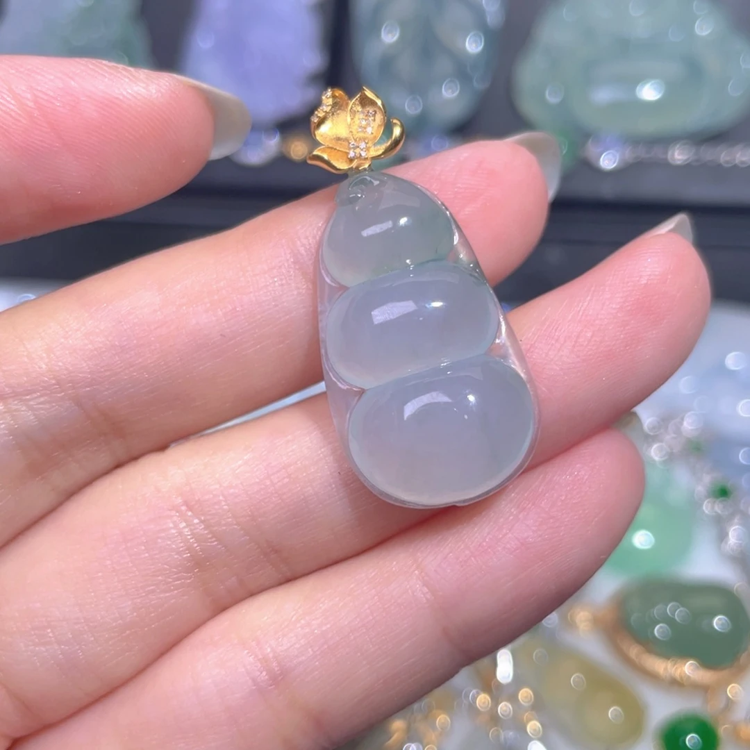 颈饰18K金镶嵌翡翠翡翠