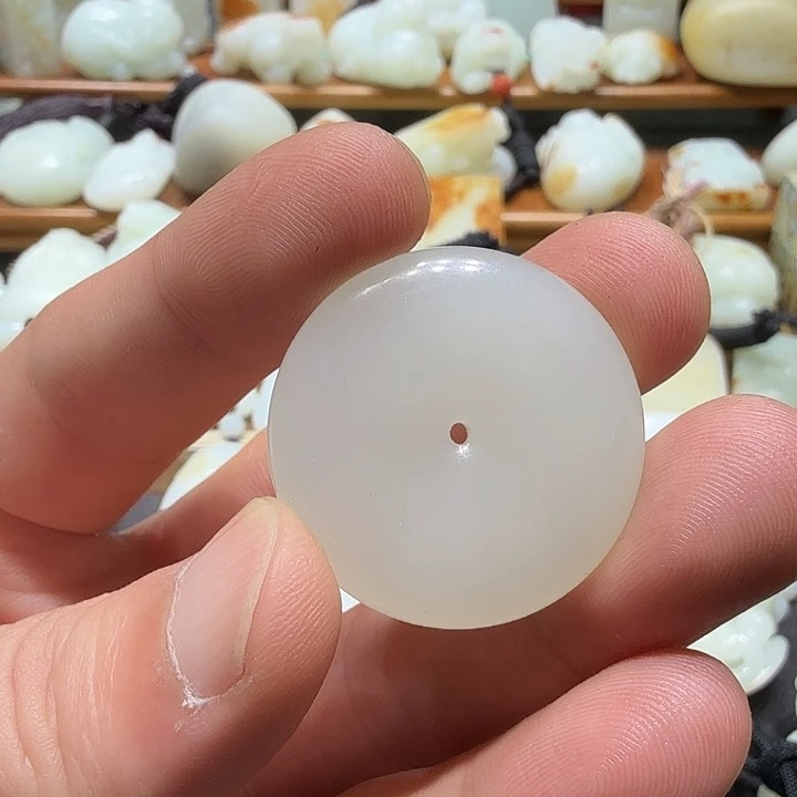 和田玉未镶嵌项链