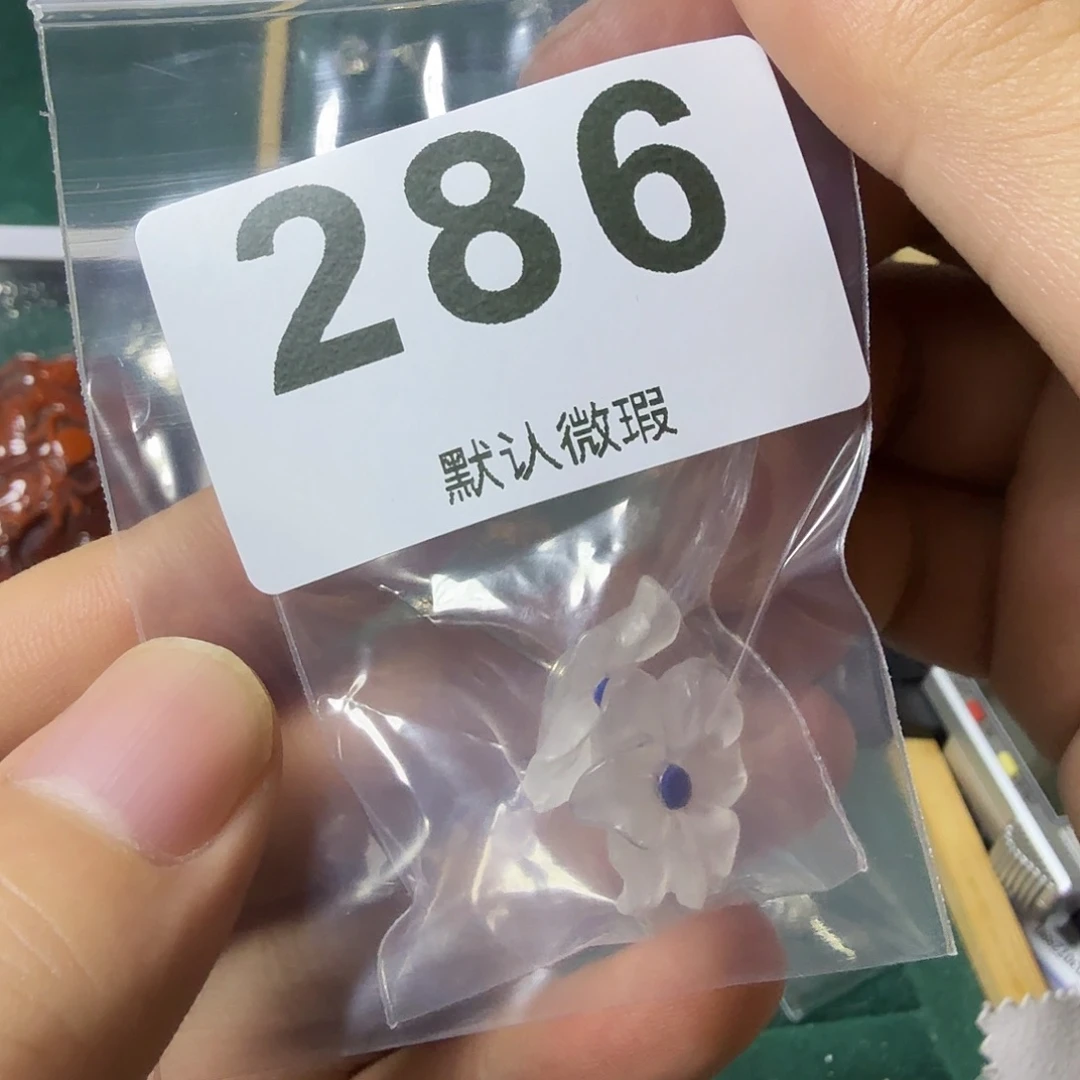 嘿***_水晶耳饰银S925镶嵌