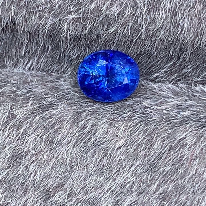 裸石蓝宝石和****通0.7克拉