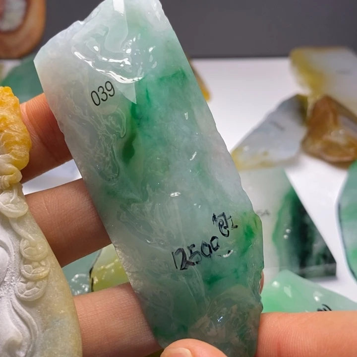 定制翡翠未镶嵌翡翠随形挂件定制