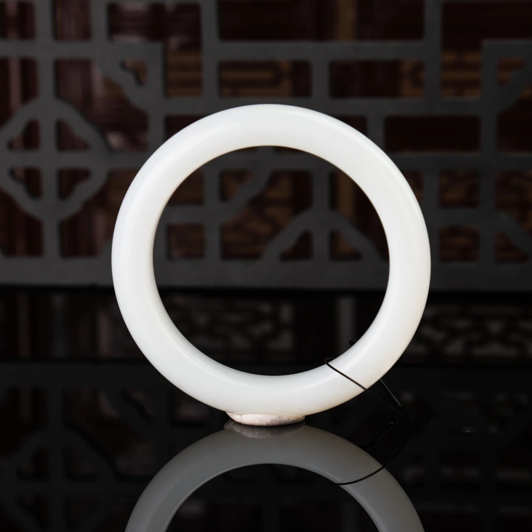 和田玉羊脂白玉手镯温润细腻百搭气质工厂直发送女友母亲礼物