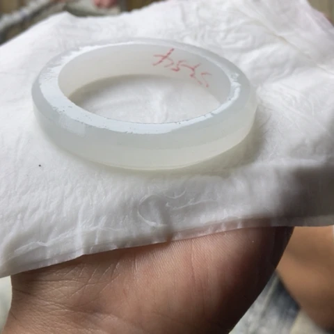 石英质玉手镯未镶嵌温***孩加工定制