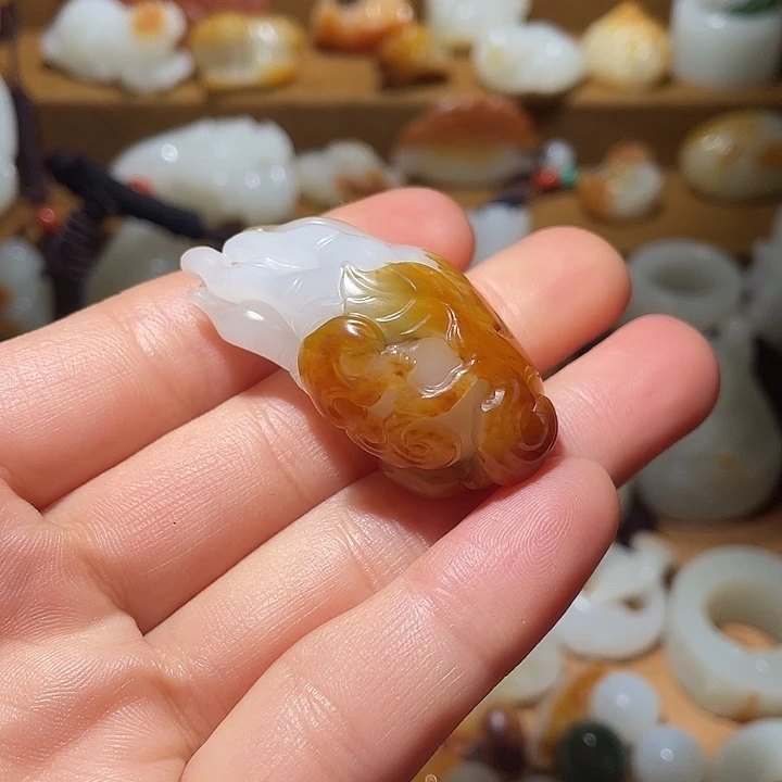 和田玉颈饰未镶嵌正**明