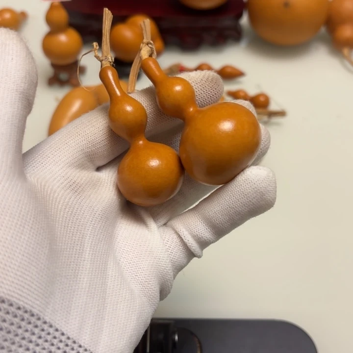 奔***年天然手捻老皮的葫芦