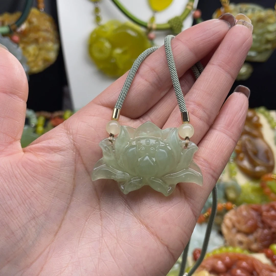 未镶嵌蛇纹石玉颈饰