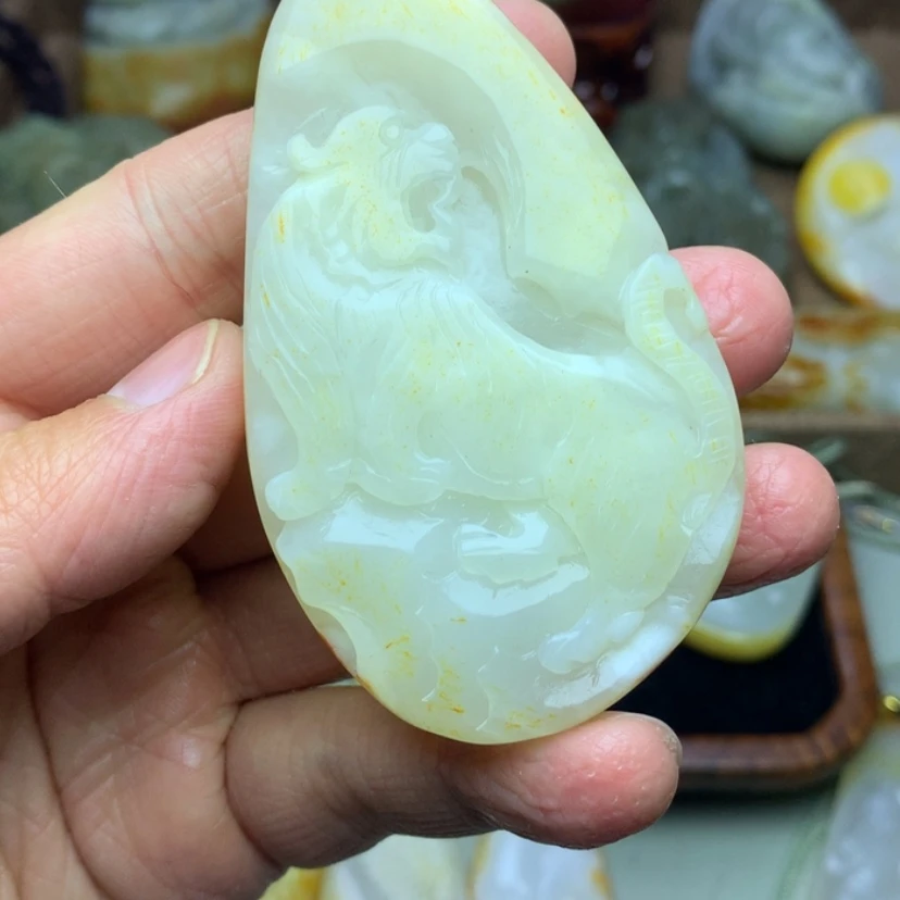 【闪购商品】颈饰未镶嵌和田玉