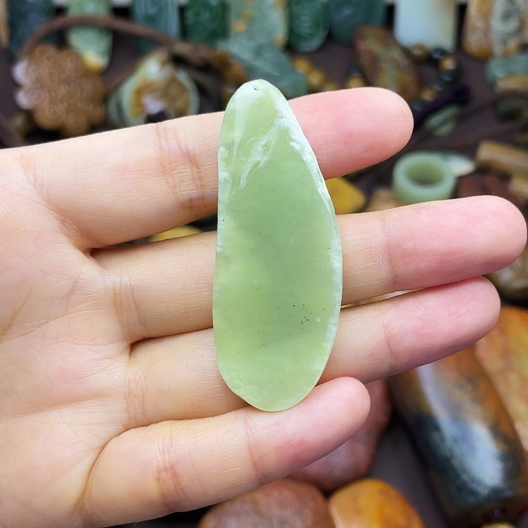 岫岩河磨玉（透闪石质玉）未镶嵌颈饰