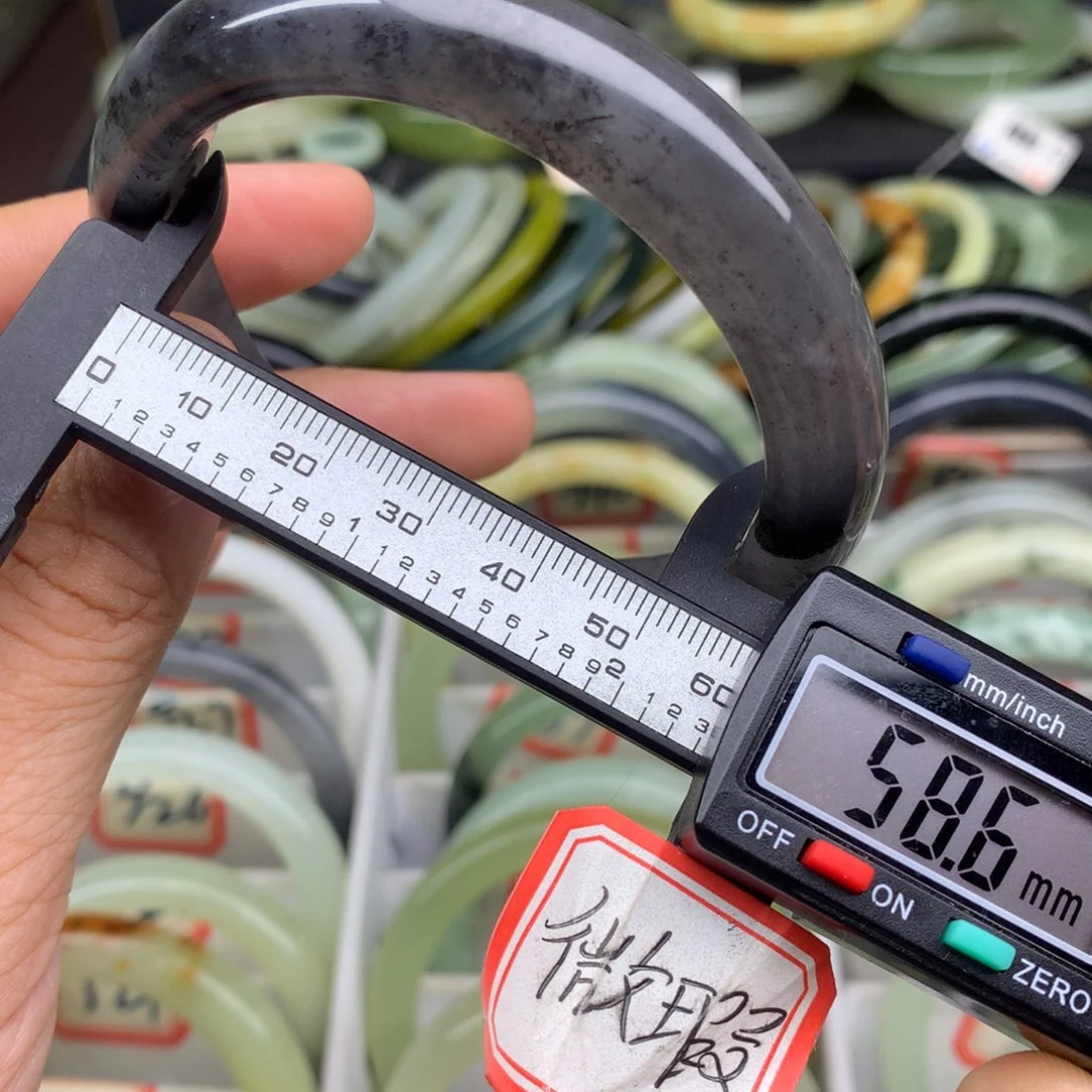 未镶嵌蛇纹石玉手镯951