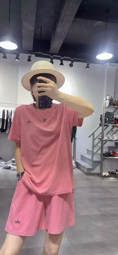 夏款圆领时尚百搭休闲风短袖短裤女性套装