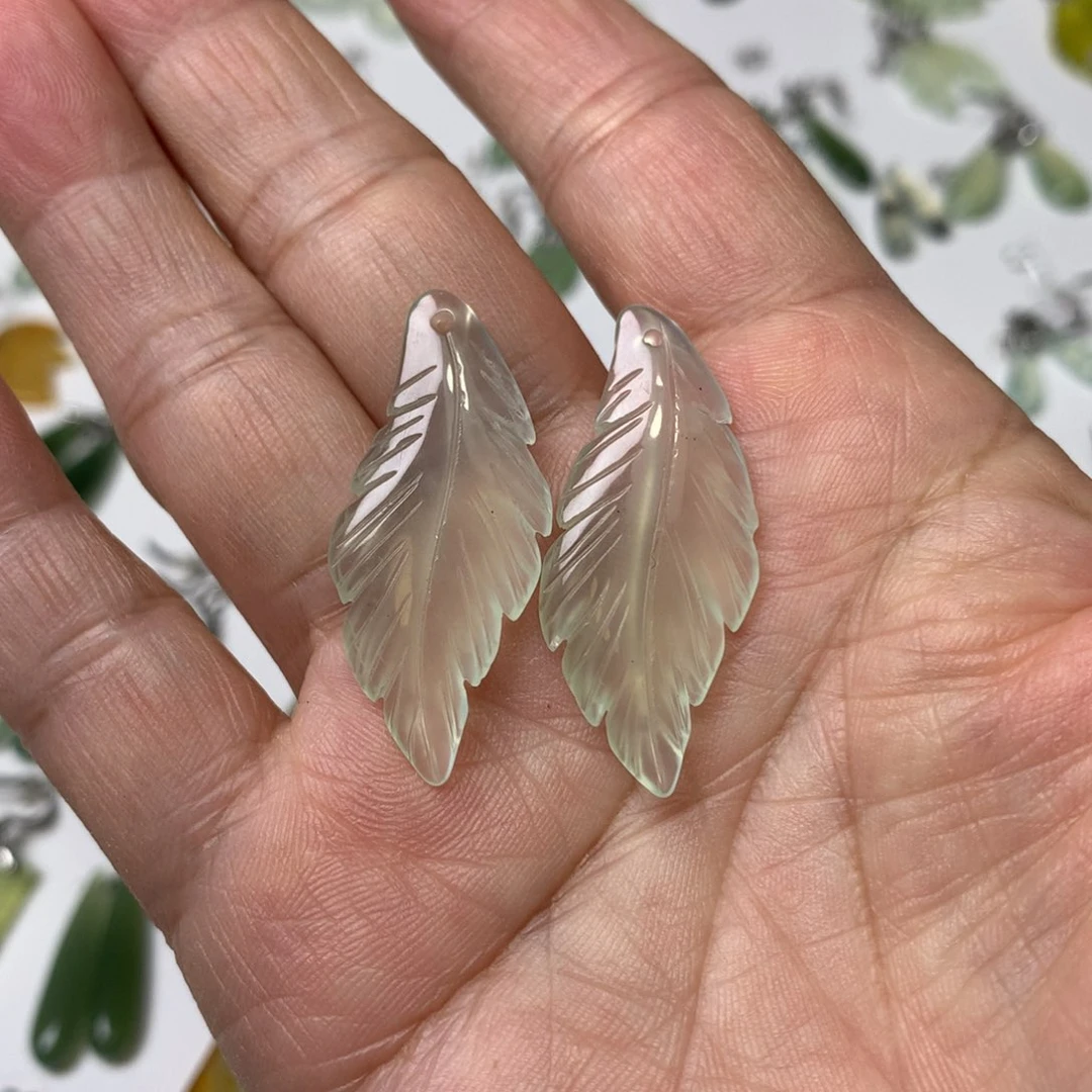 蛇纹石玉耳饰未镶嵌容*