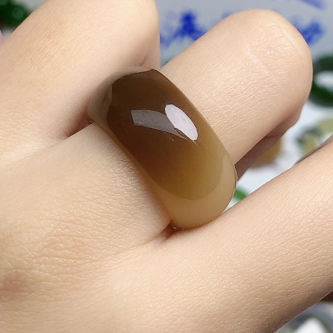 未镶嵌戒指和田玉