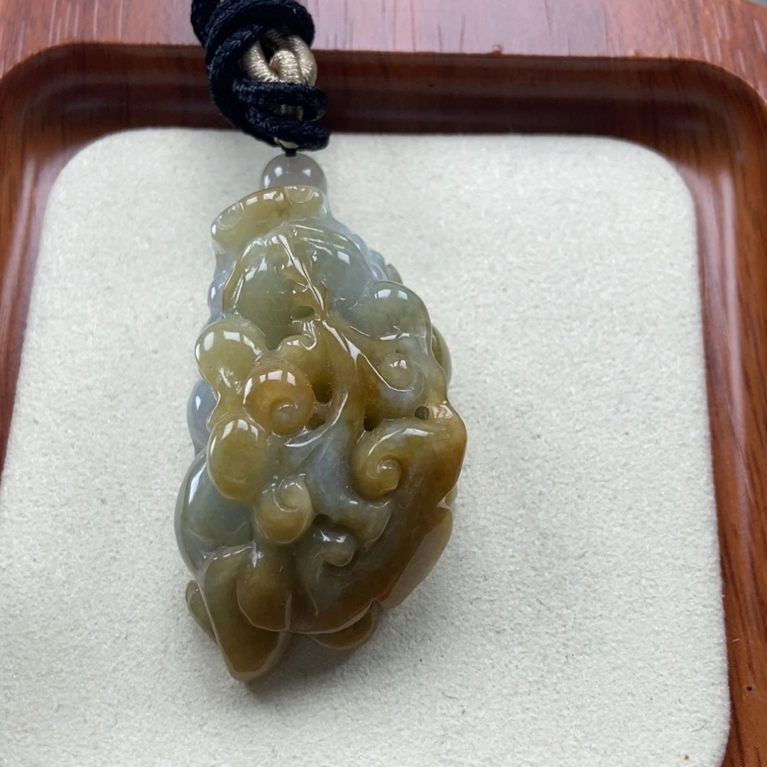 翡翠未镶嵌颈饰如意貔貅吊坠