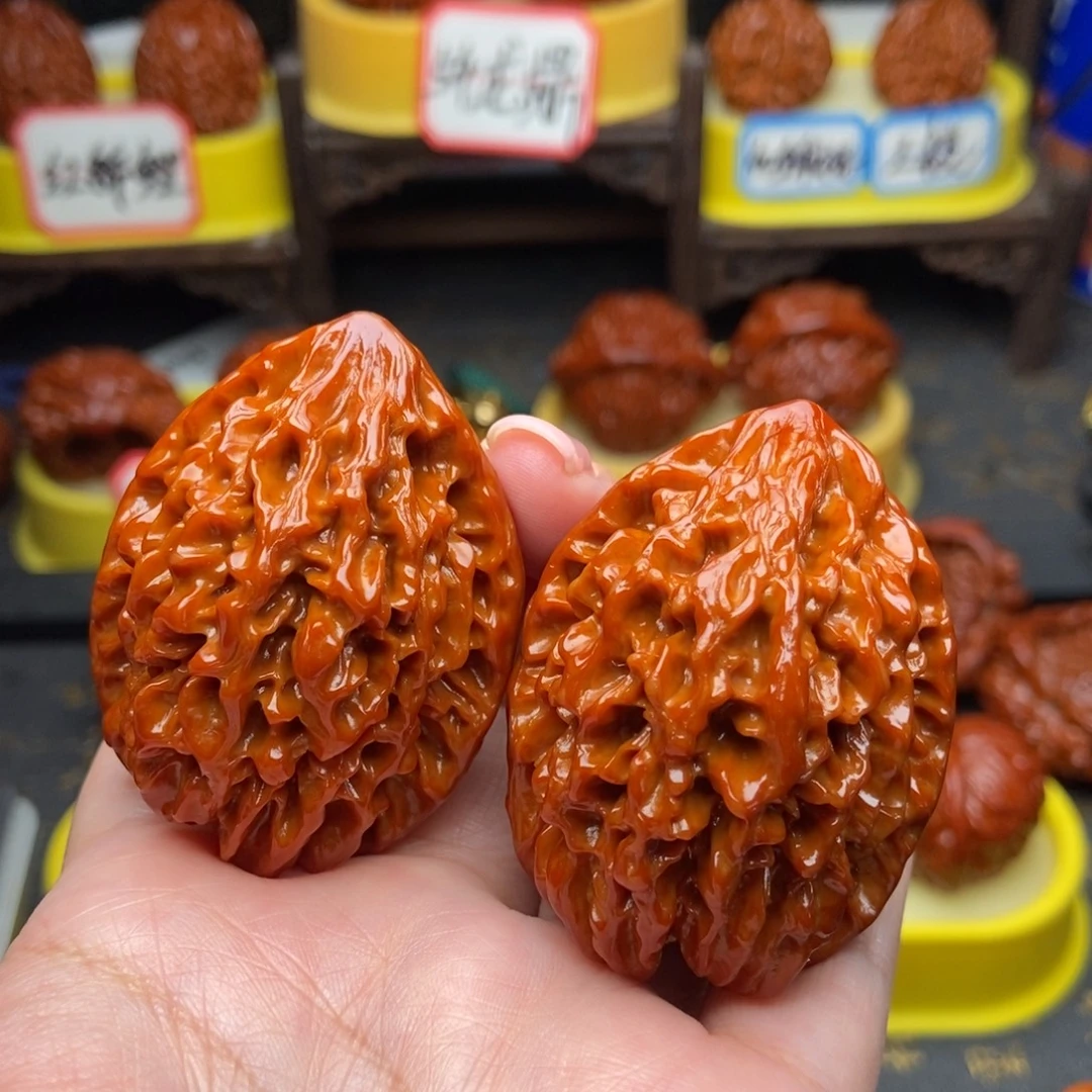 文玩核桃吊坠招财鼠