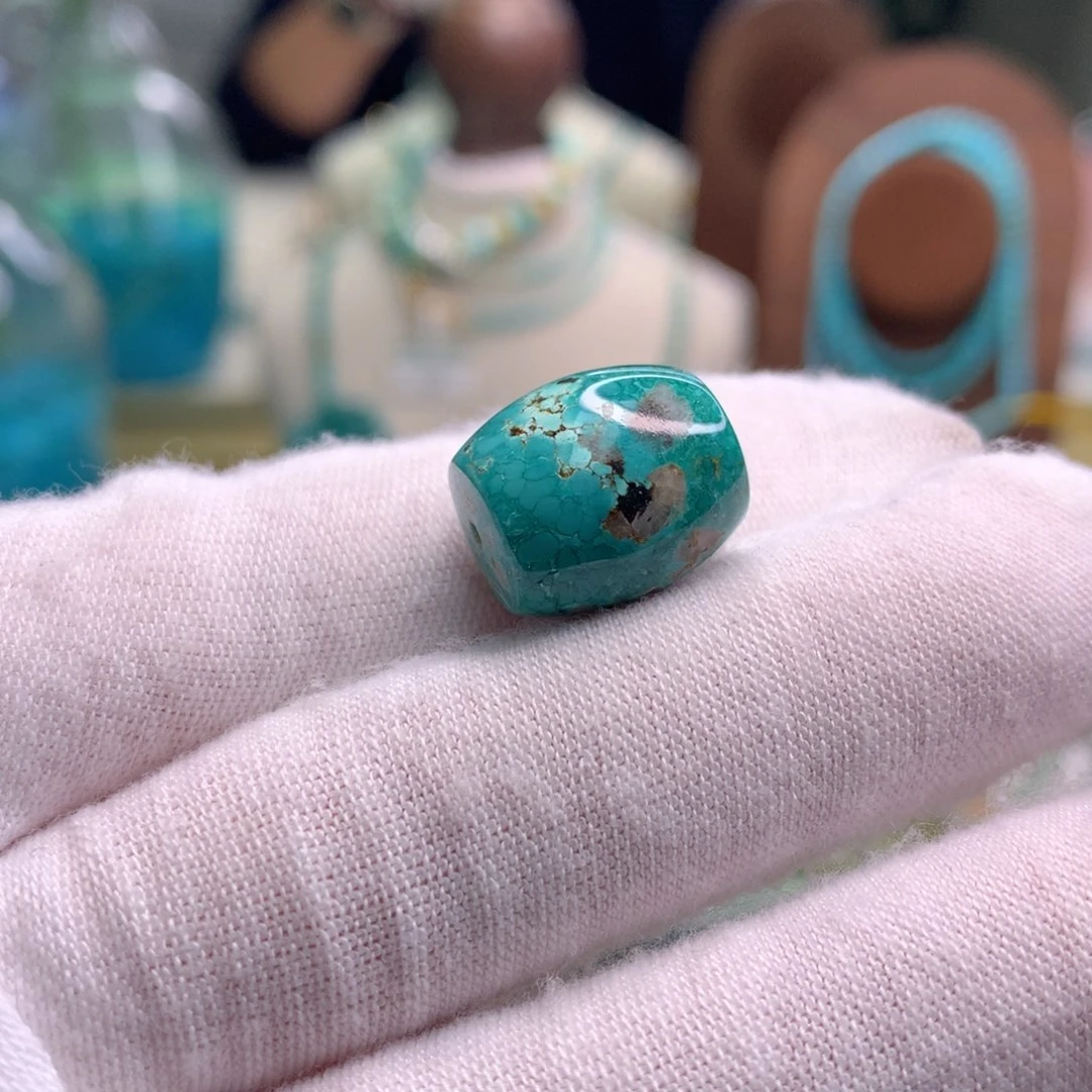 绿松石未镶嵌饰品