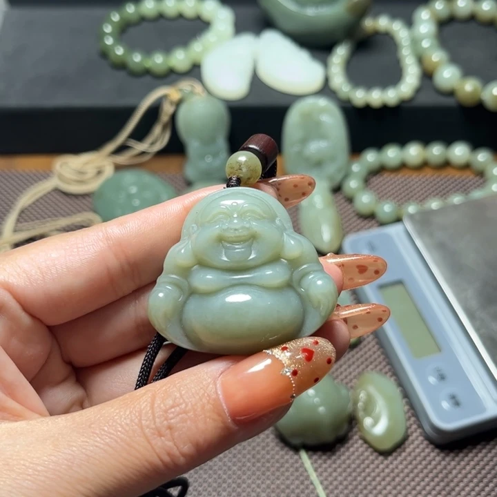 未镶嵌和田玉（糖玉）挂件