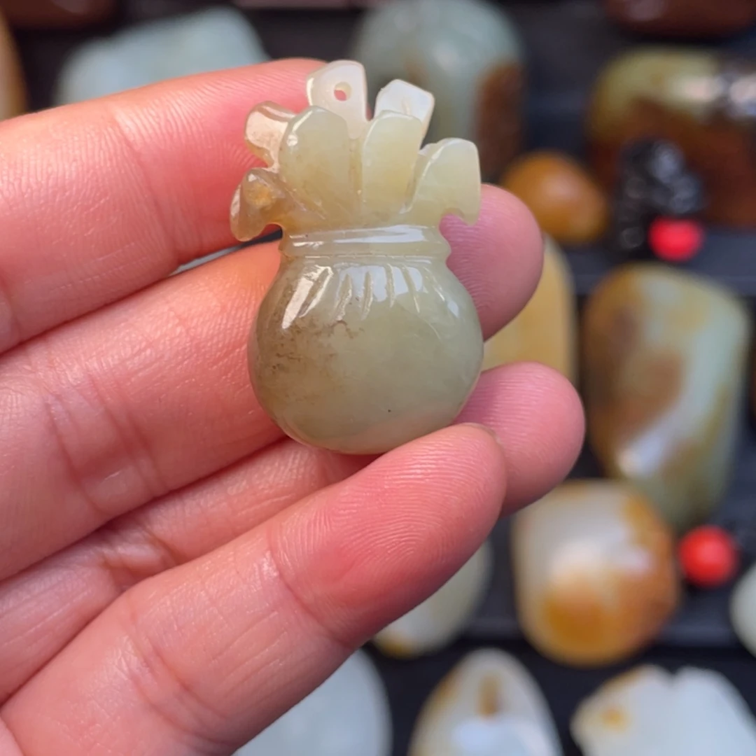 和田玉未镶嵌挂件