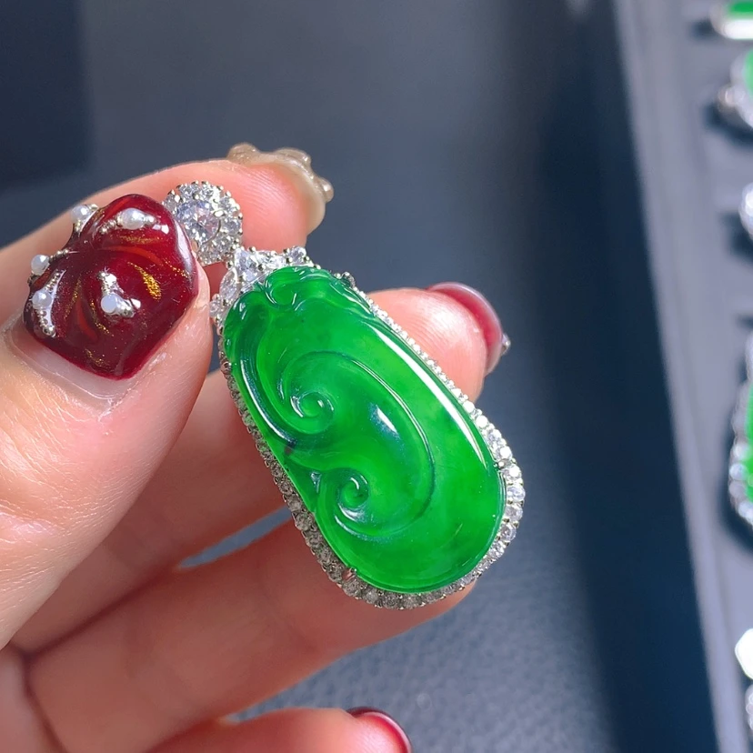 【闪购商品】翡翠吊坠(赠链)银S925镶嵌