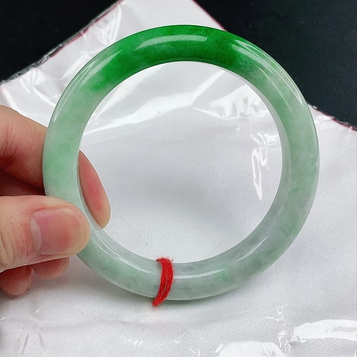 翡翠手镯未镶嵌圈63。0B01