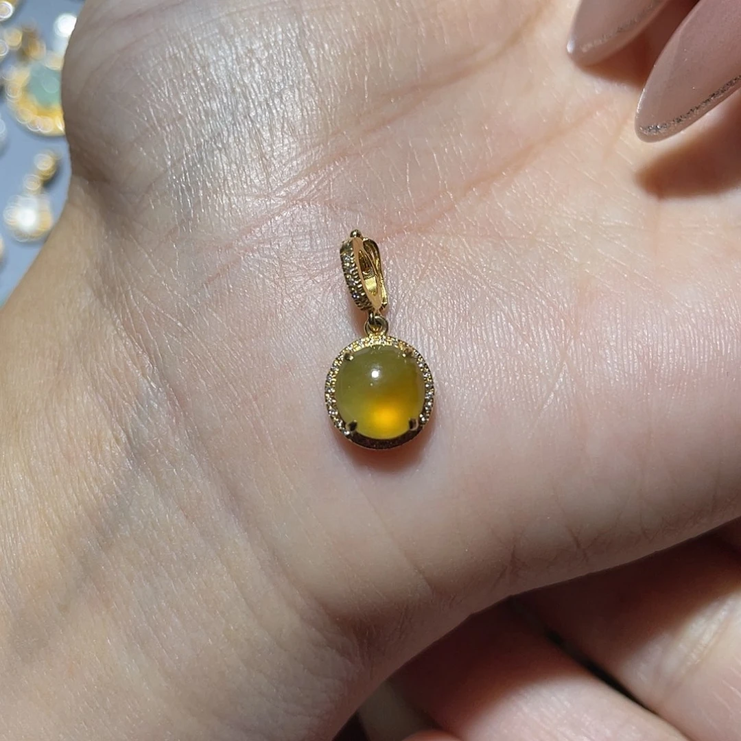 吊坠(不含链)18K金镶嵌翡翠