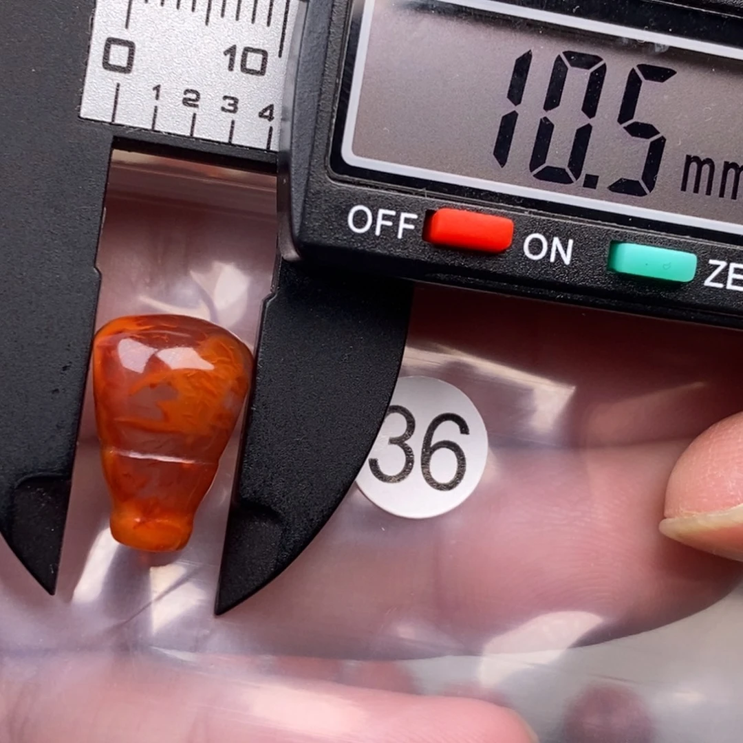 D***r南红玛瑙未镶嵌配饰有瑕疵