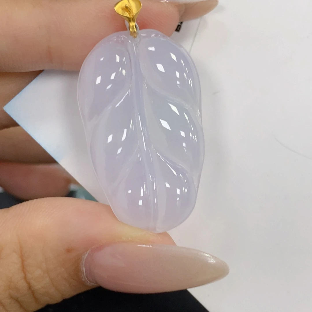 颈饰18K金镶嵌翡翠