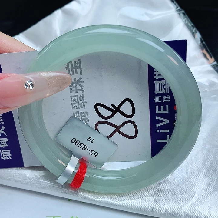 翡翠手镯未镶嵌缅甸天然a货翡翠手镯