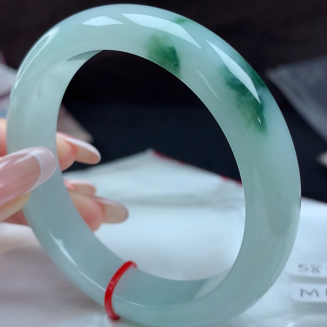 翡翠手镯未镶嵌114046，