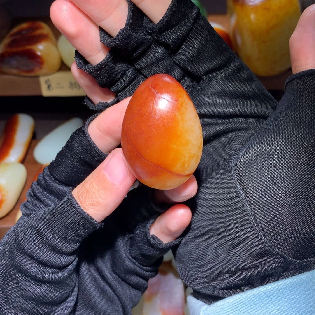 老***子和田玉未镶嵌颈饰