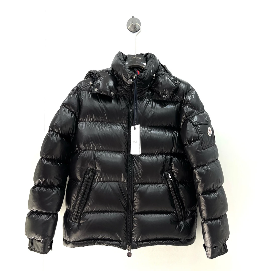 未使用 MONCLER Maya黑色徽标拉链羽绒服/3码（北京）