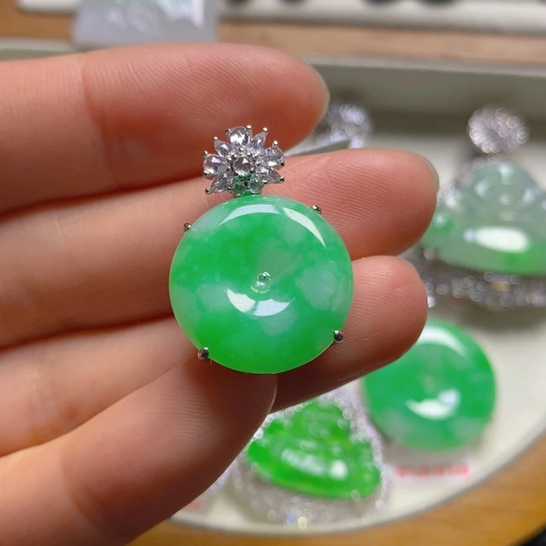 翡翠颈饰银S925镶嵌平安扣吊坠