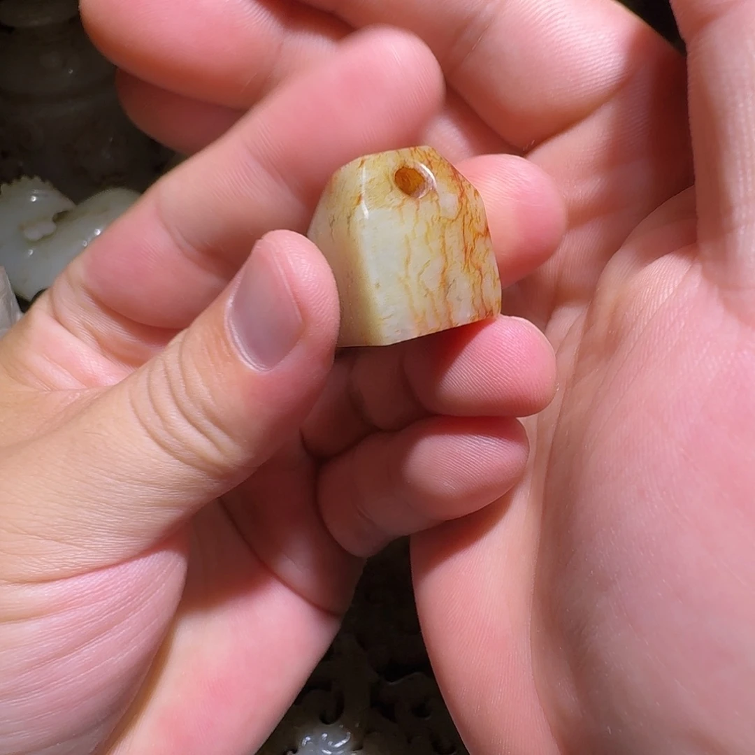和田玉（糖玉）未镶嵌挂件