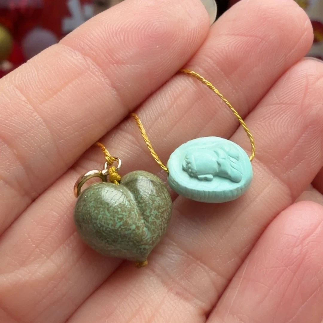 绿松石未镶嵌颈饰