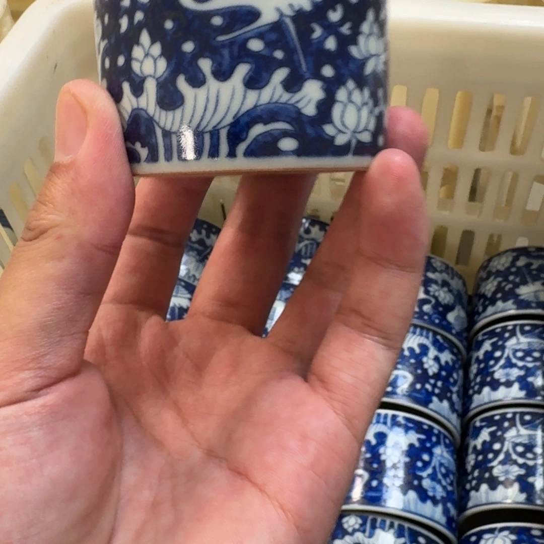 瓷片青花一路连科小直口杯