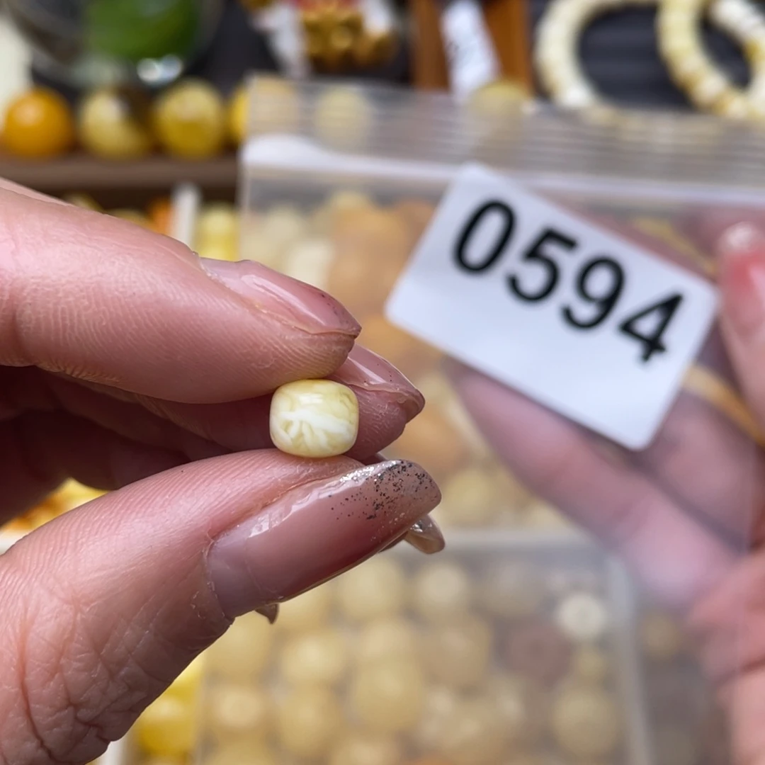 蜜蜡珠宝奇石未镶嵌7.2