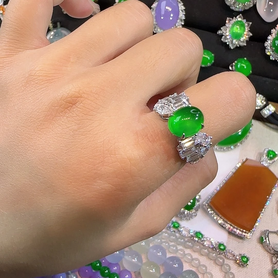 翡翠18K金镶嵌戒指