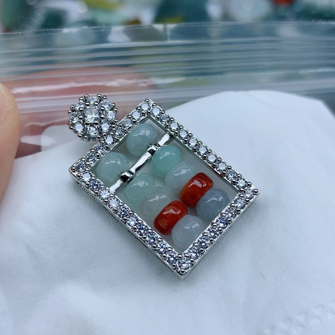 翡翠颈饰未镶嵌手串